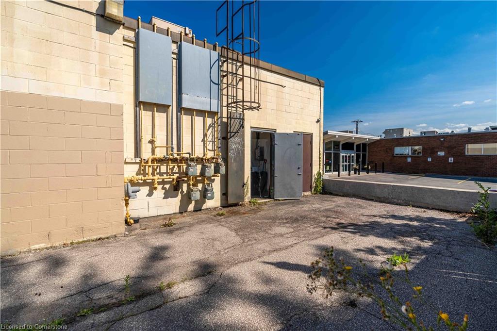 5-720 Upper James Street Property Photo 28