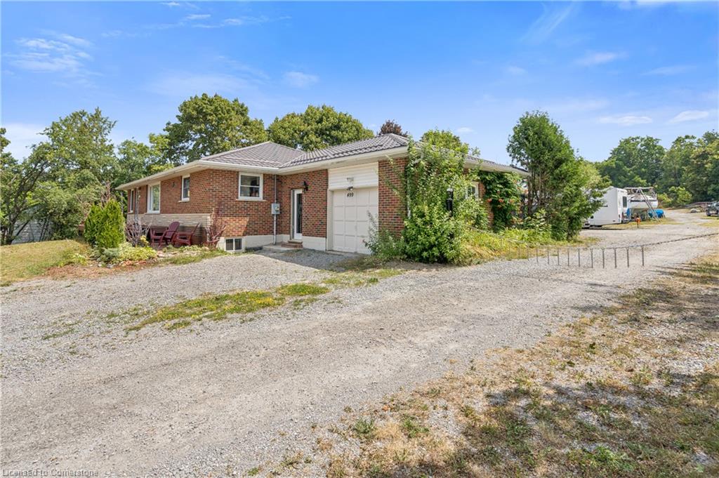 499 York St Street Property Photo 8