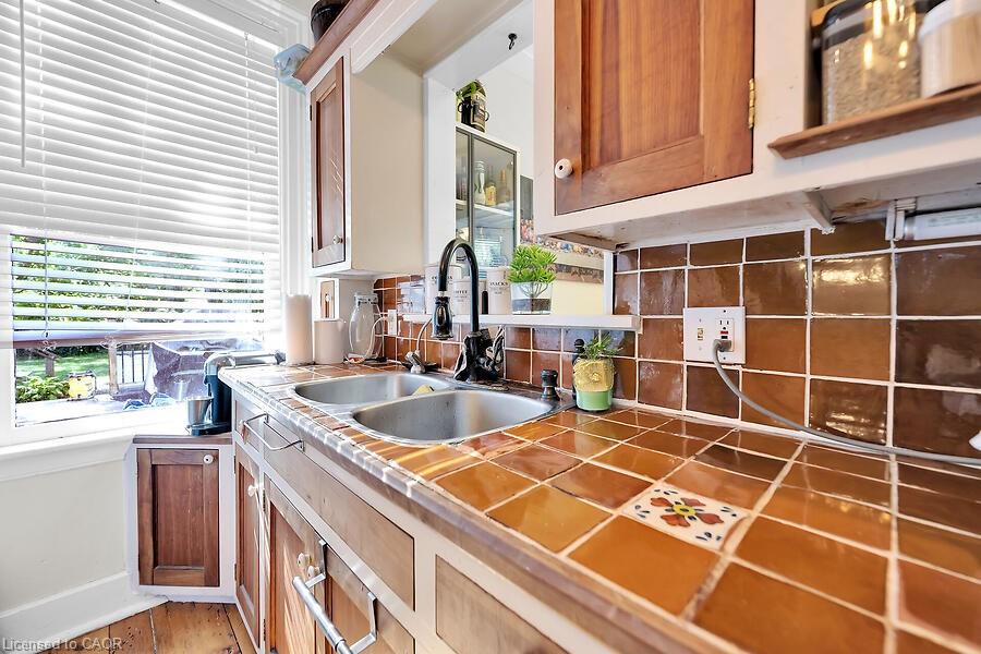 23 Mountain Street Property Photo 13