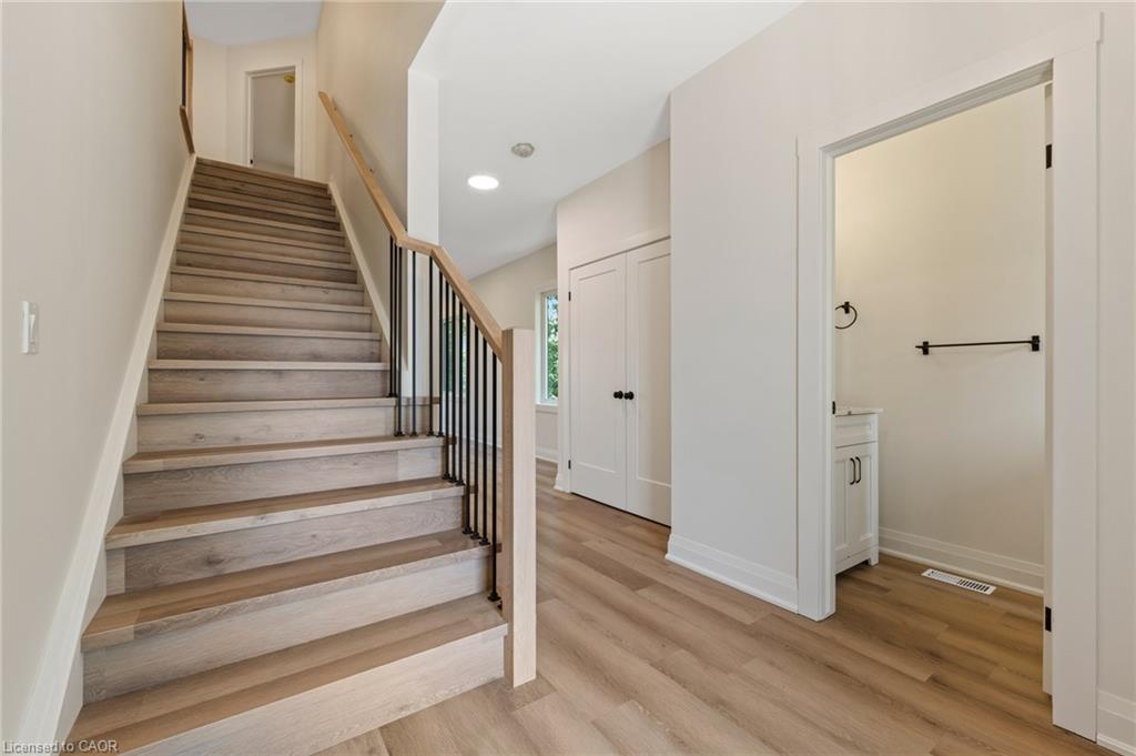 19 Violet Street Property Photo 4