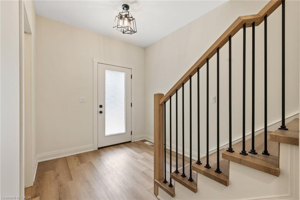 19 Violet Street Property Photo 6