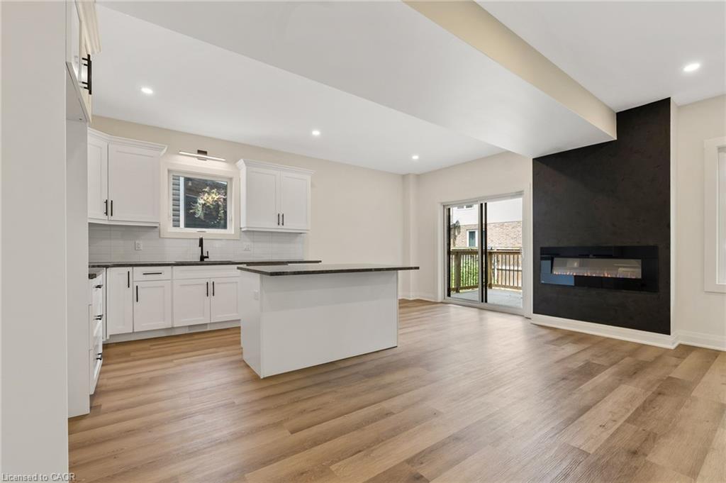 19 Violet Street Property Photo 8