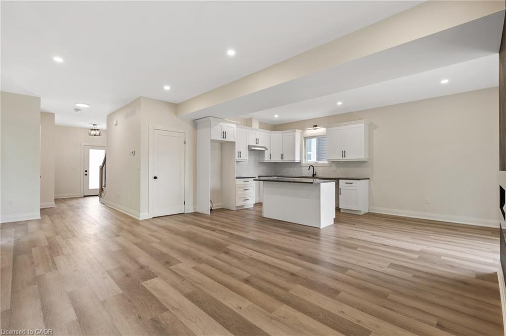 19 Violet Street Property Photo 9