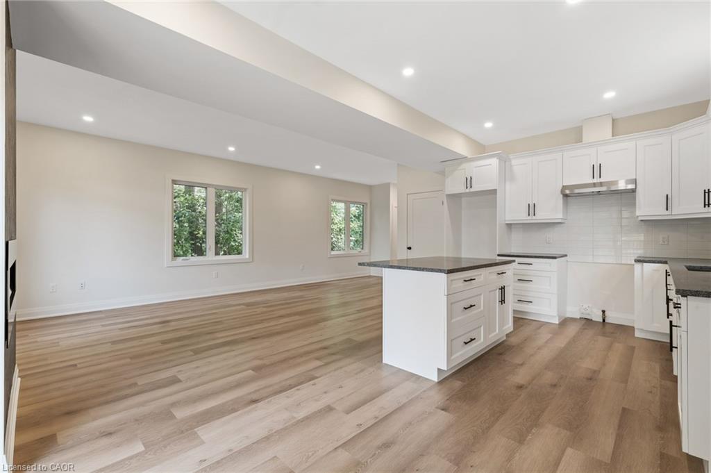 19 Violet Street Property Photo 10