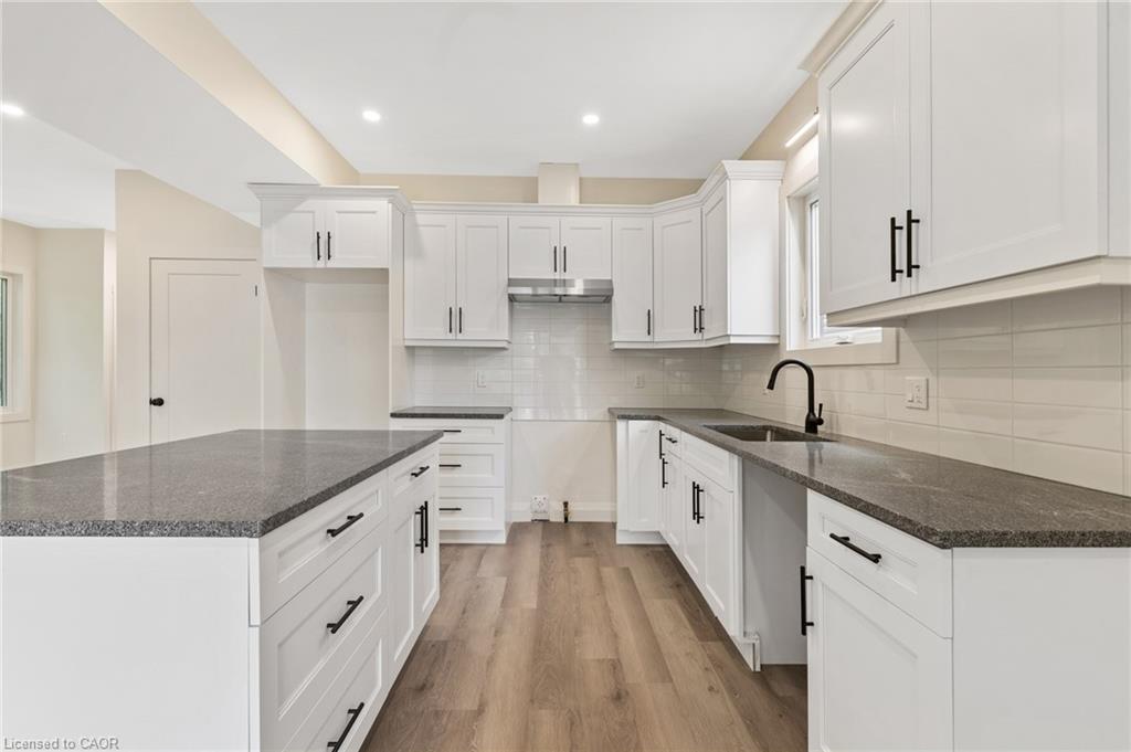 19 Violet Street Property Photo 11