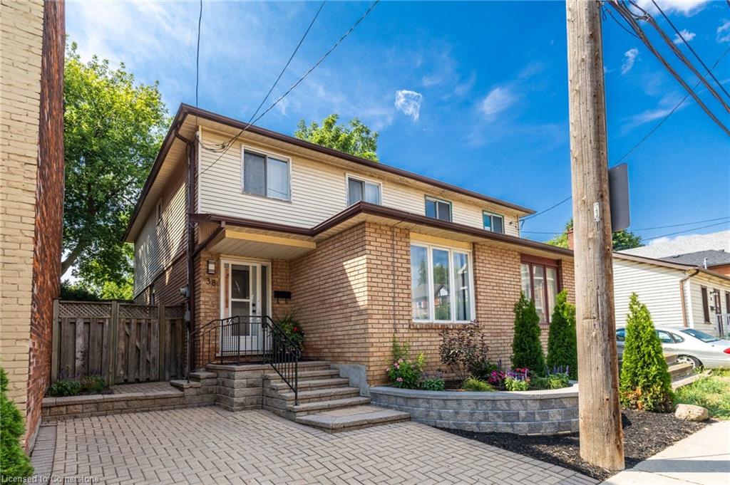 38 Locke Street S