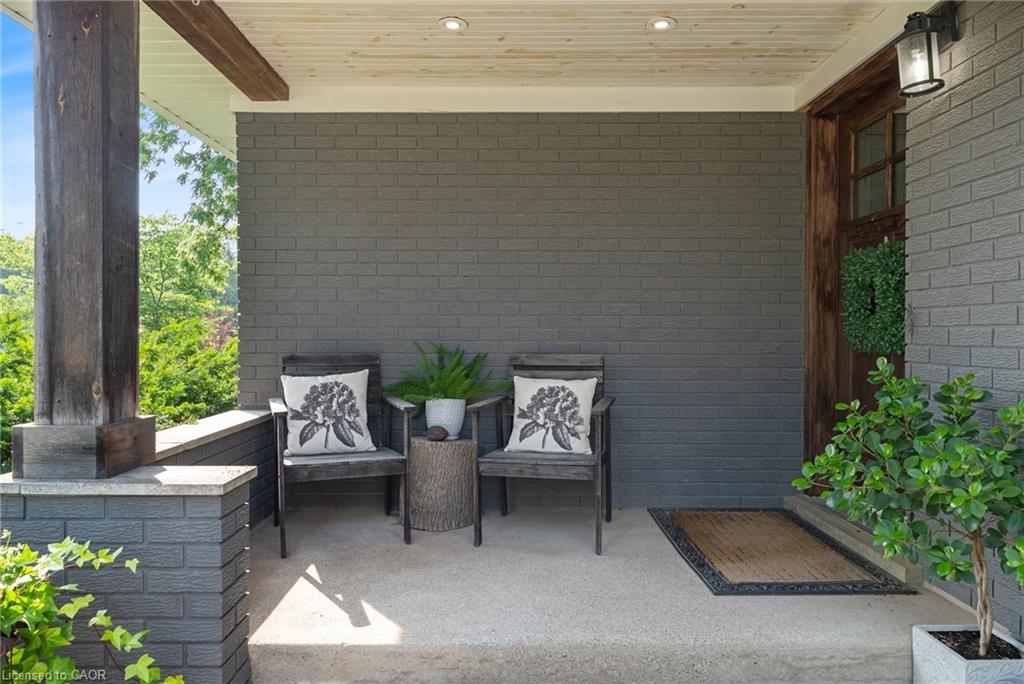 1 First Street Property Photo 3