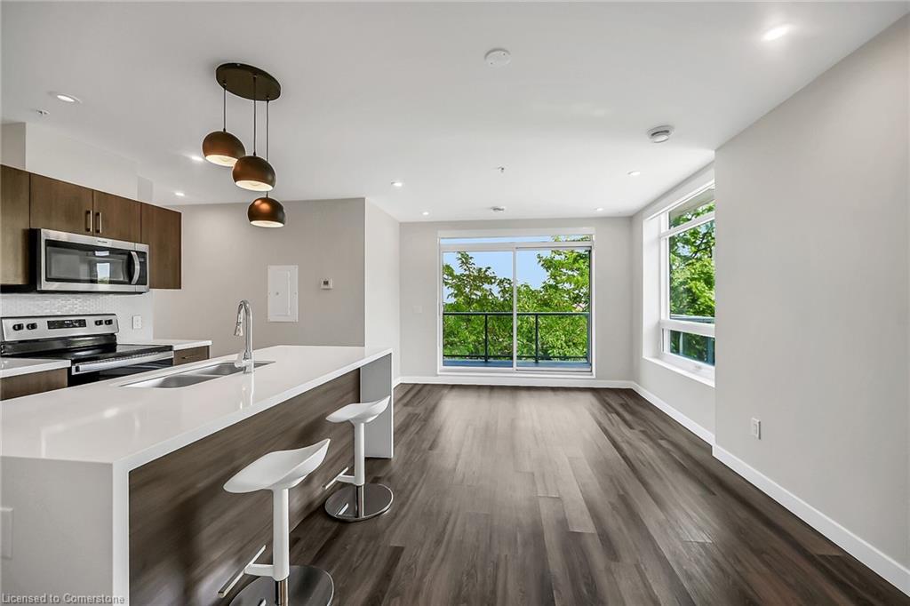 307-455 Charlton Avenue E Property Photo 6