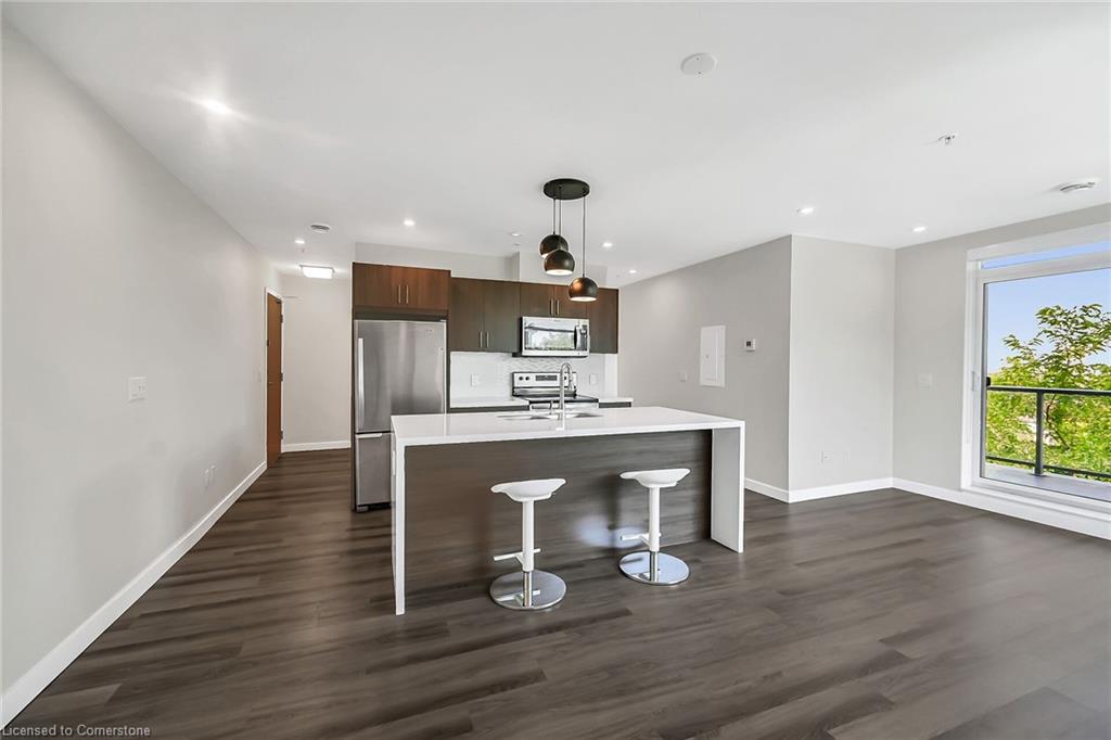 307-455 Charlton Avenue E Property Photo 8