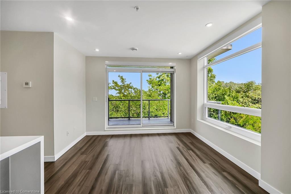 307-455 Charlton Avenue E Property Photo 10