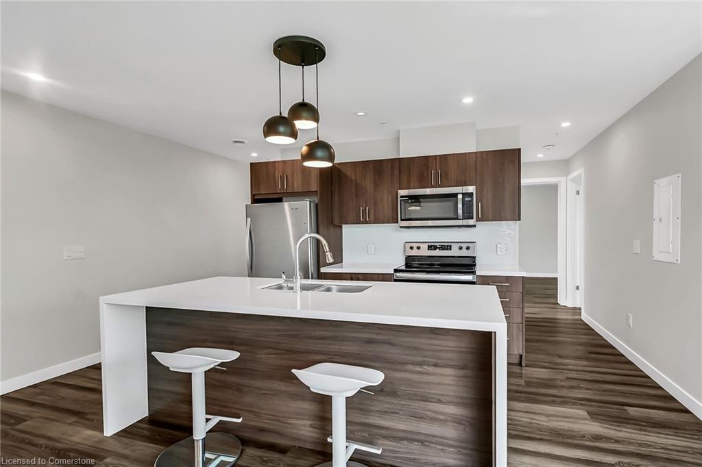 307-455 Charlton Avenue E Property Photo 11