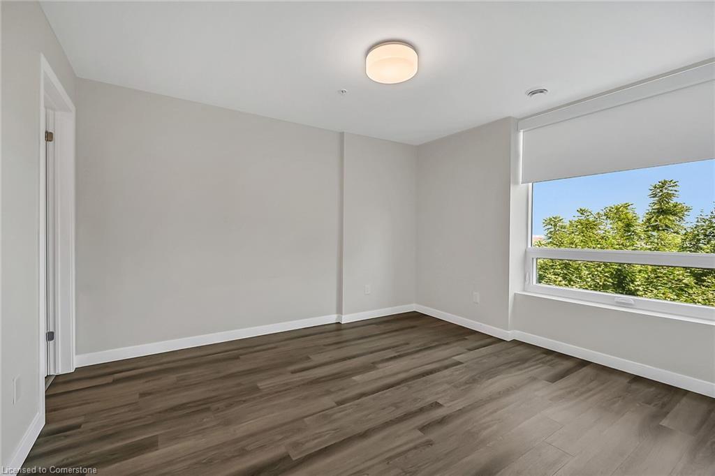 307-455 Charlton Avenue E Property Photo 18