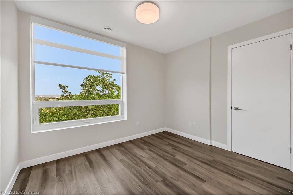 307-455 Charlton Avenue E Property Photo 20