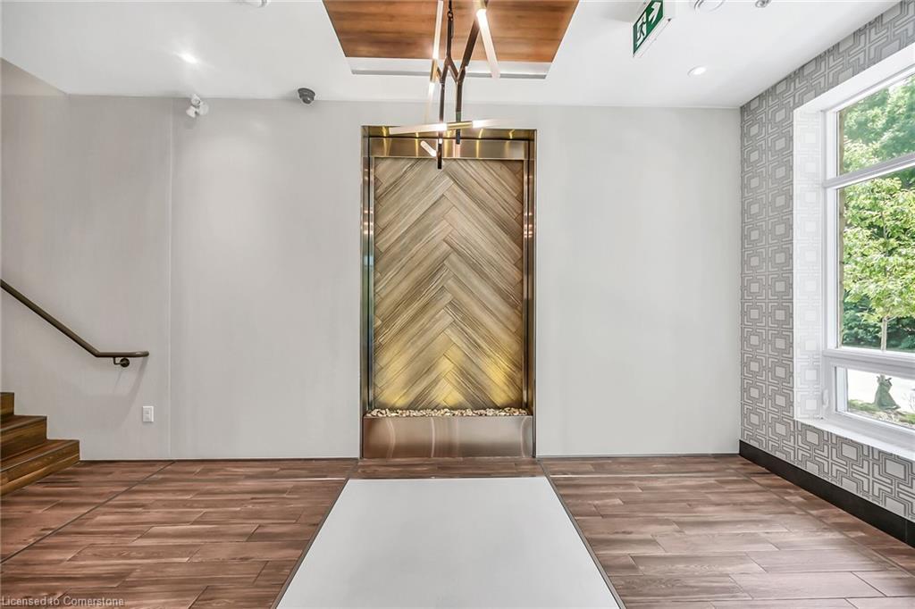 307-455 Charlton Avenue E Property Photo 31