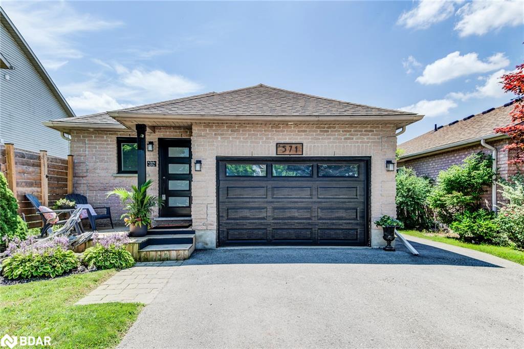 571 Mctavish Street Property Photo 1