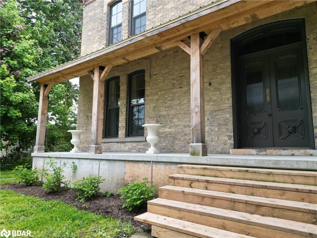 150 Wellington Street E Property Photo 4