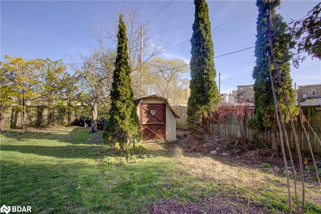 150 Wellington Street E Property Photo 37