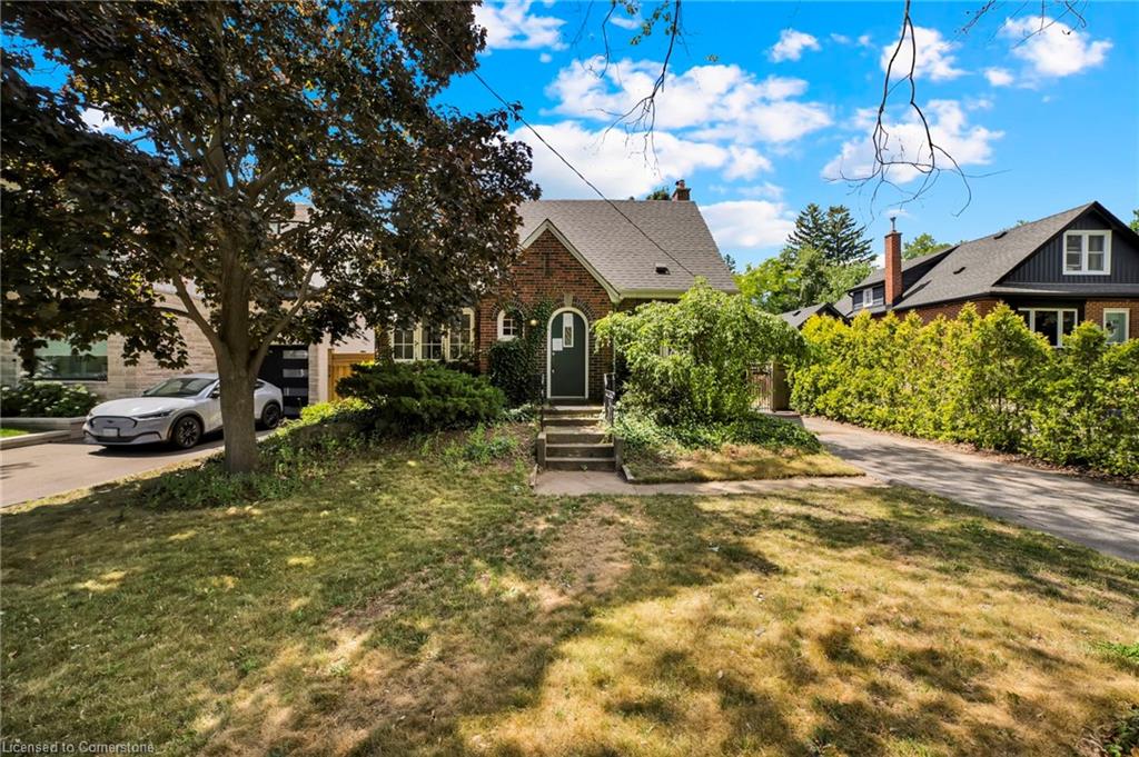 978 North Shore Boulevard W Property Photo 1