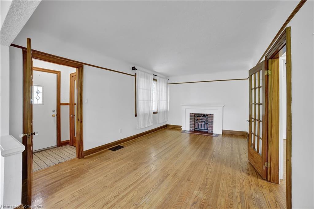 978 North Shore Boulevard W Property Photo 6