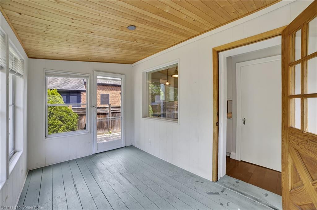 978 North Shore Boulevard W Property Photo 19