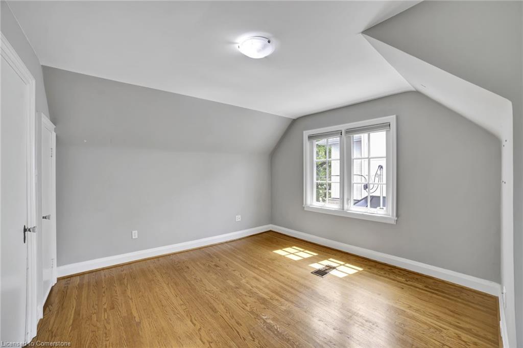 978 North Shore Boulevard W Property Photo 26