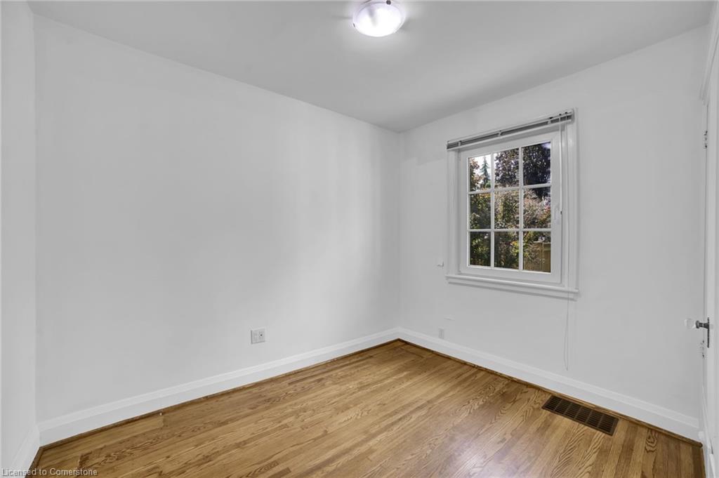 978 North Shore Boulevard W Property Photo 28