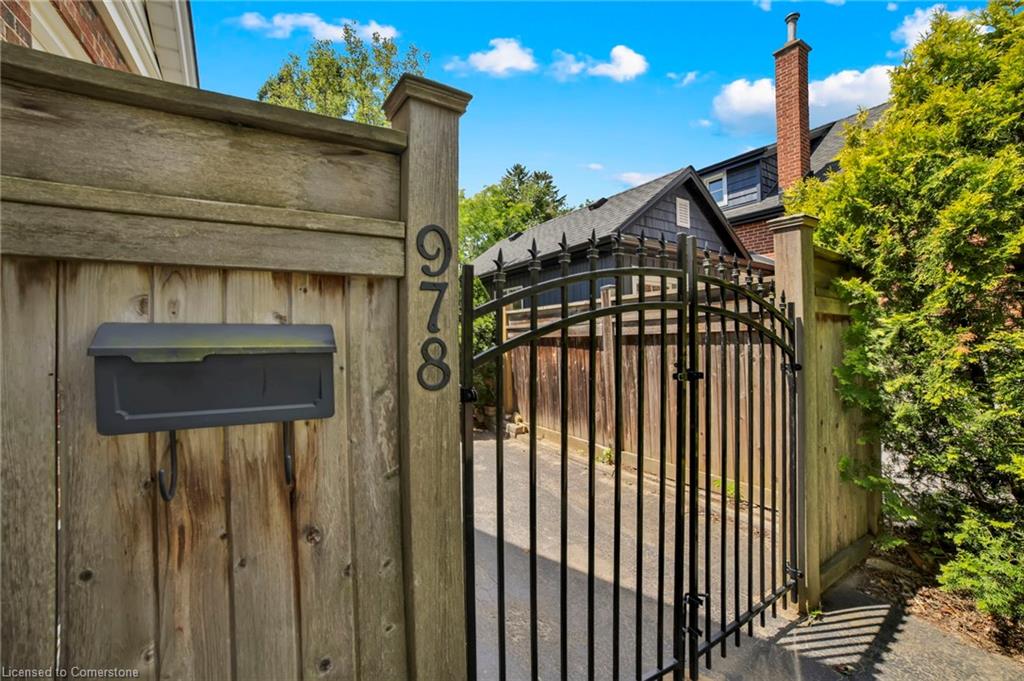 978 North Shore Boulevard W Property Photo 35