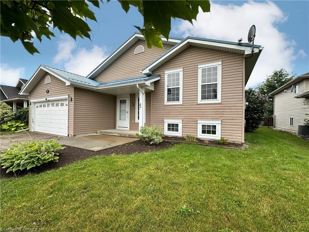 17 Mapleview Drive Property Photo 2