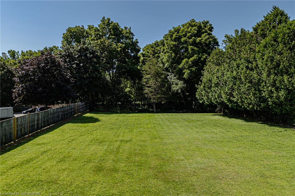 316 Queensway W Property Photo 40