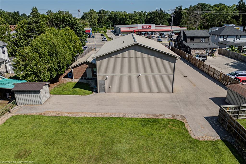 316 Queensway W Property Photo 43