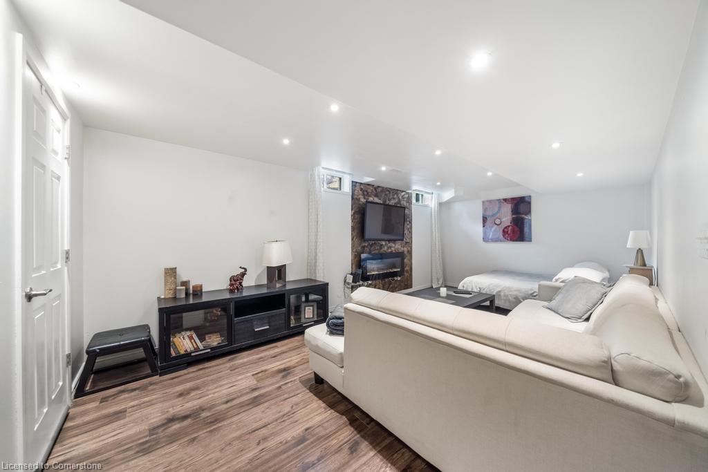 150 Voyager Pass Property Photo 42