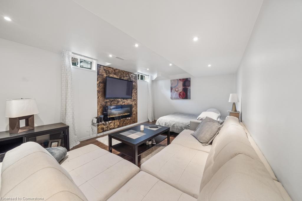 150 Voyager Pass Property Photo 44