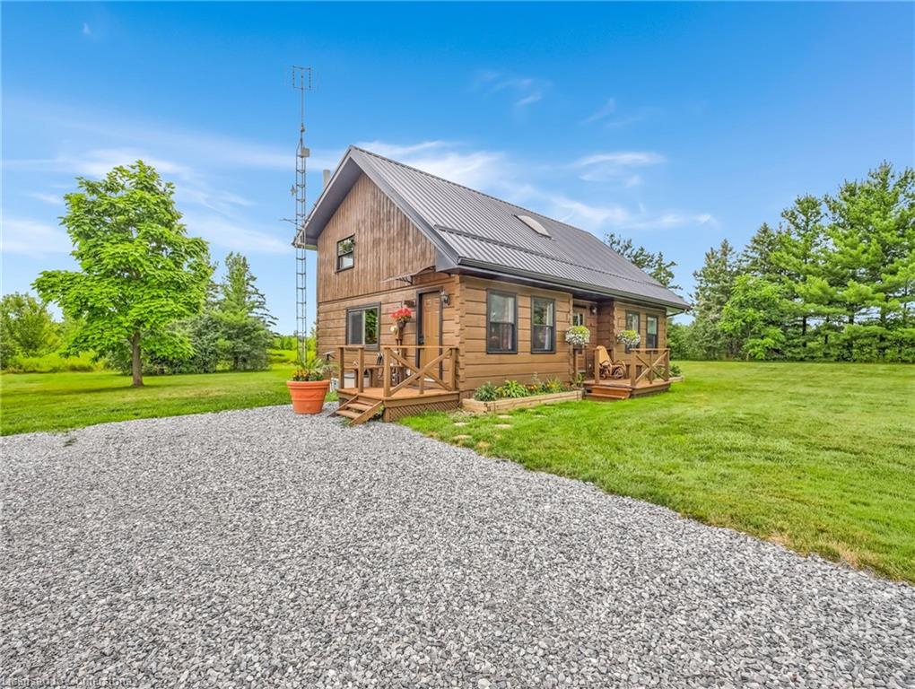 526 2nd Line Property Photo 3