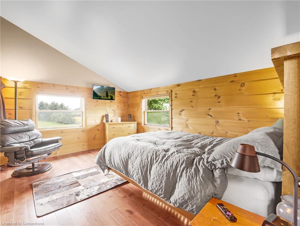 526 2nd Line Property Photo 16