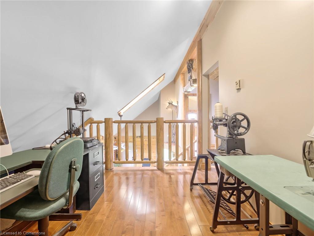 526 2nd Line Property Photo 20