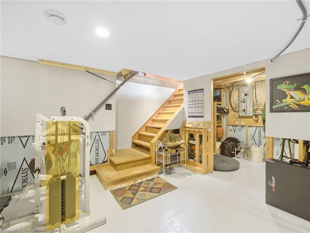 526 2nd Line Property Photo 27