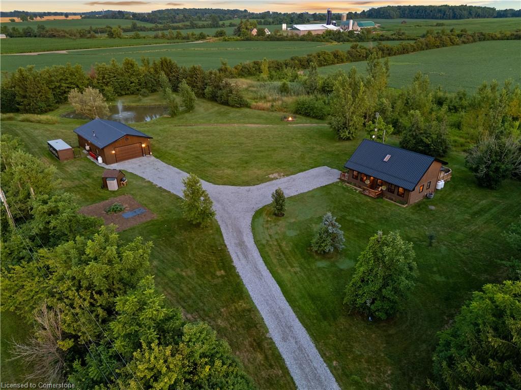 526 2nd Line Property Photo 41