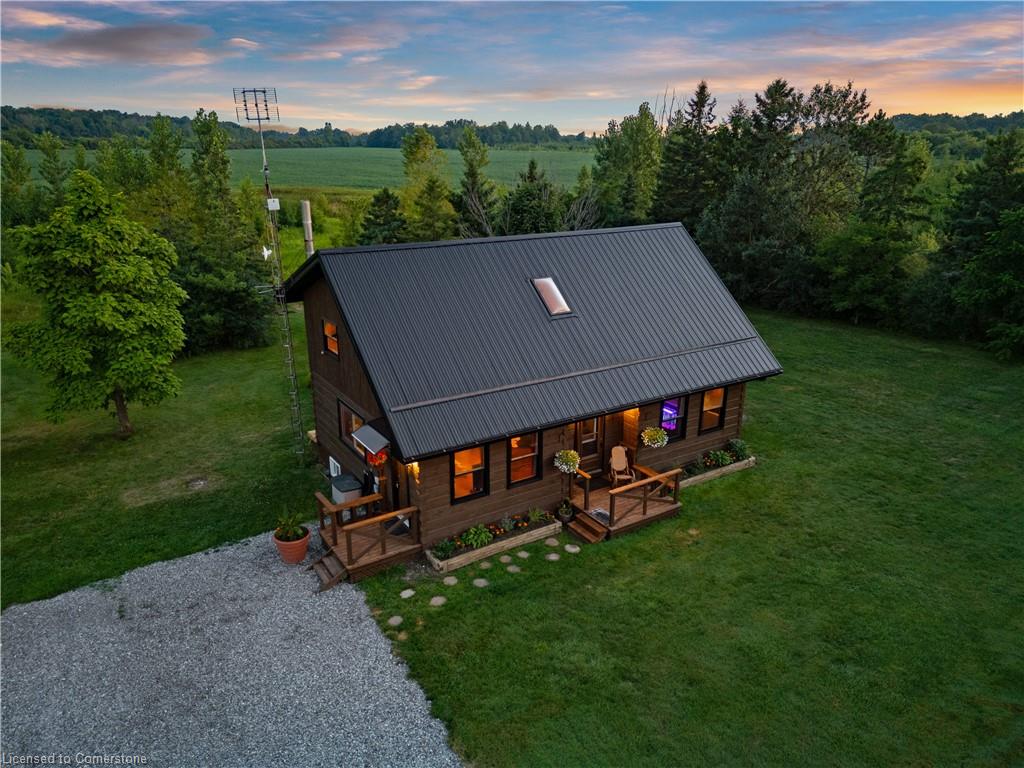 526 2nd Line Property Photo 43