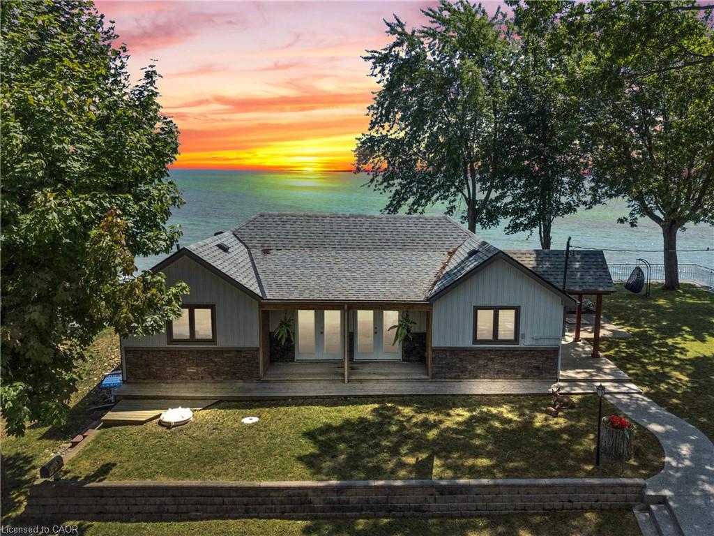 2094 Lakeshore Road Property Photo 1