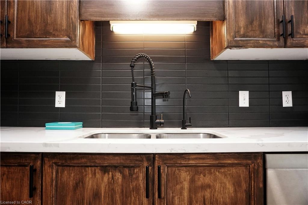 470 Annapolis Court Property Photo 14