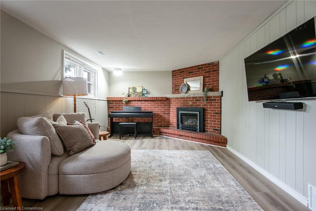 8 Byton Lane Property Photo 8
