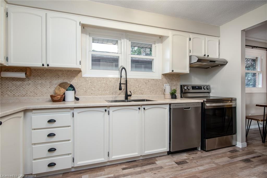 8 Byton Lane Property Photo 13