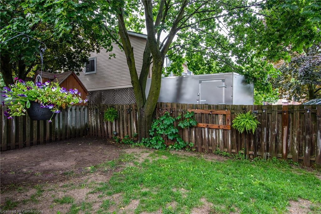 8 Byton Lane Property Photo 31