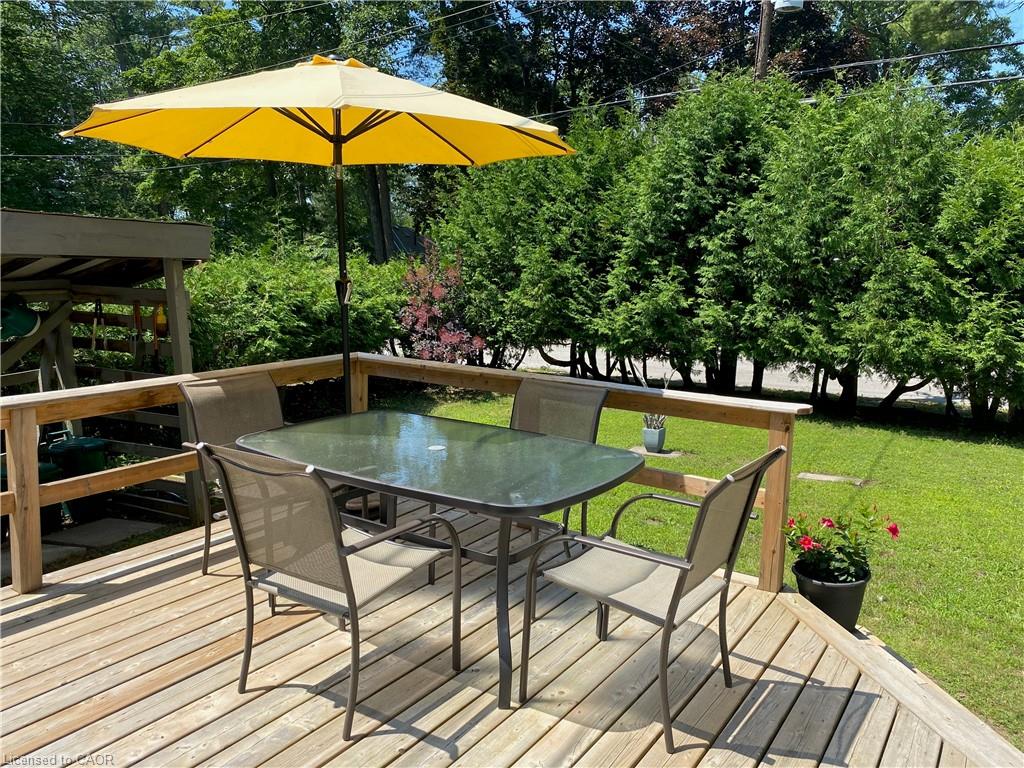 221 Tiny Beaches Road S Property Photo 11