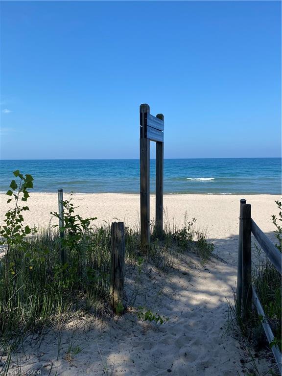 221 Tiny Beaches Road S Property Photo 17