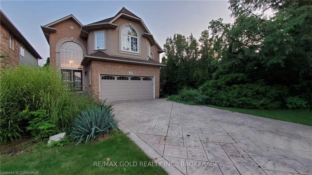 79 Surrey Drive Property Photo 2