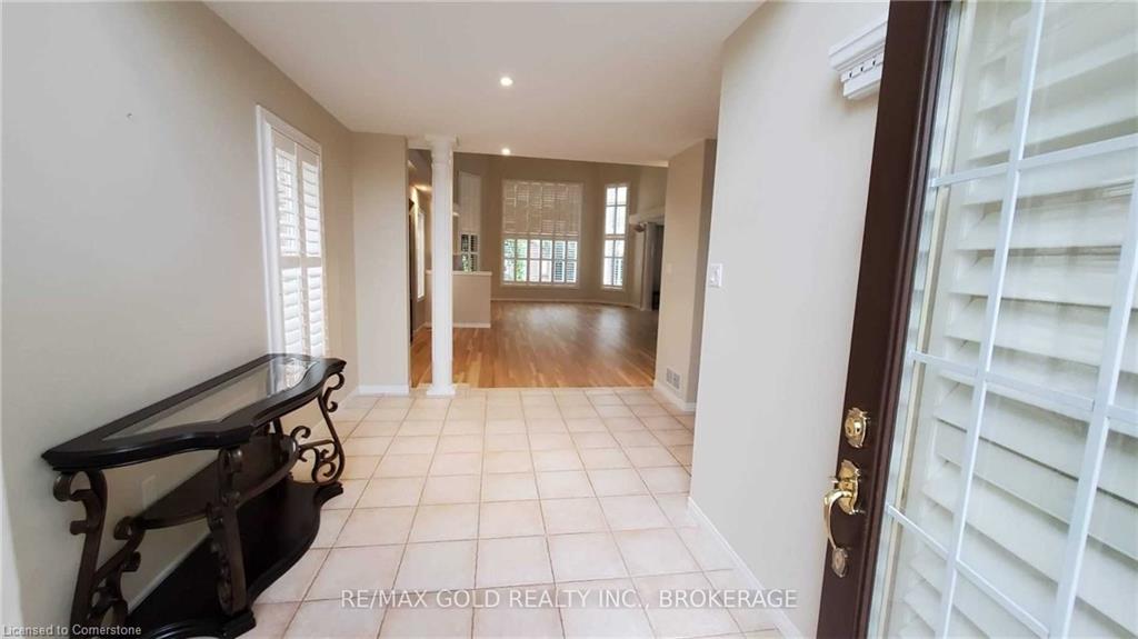 79 Surrey Drive Property Photo 4