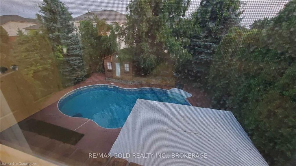 79 Surrey Drive Property Photo 32