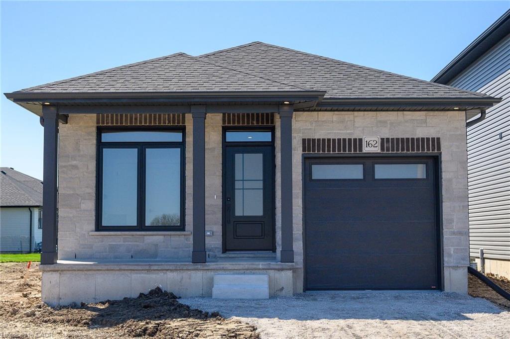 162 Craddock Boulevard Property Photo 2