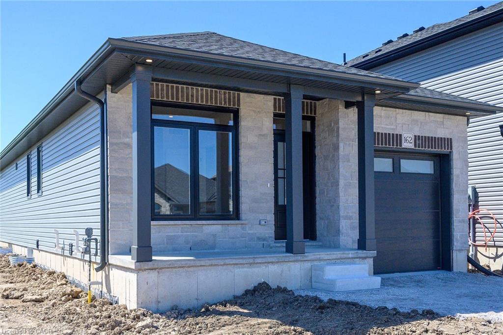 162 Craddock Boulevard Property Photo 3